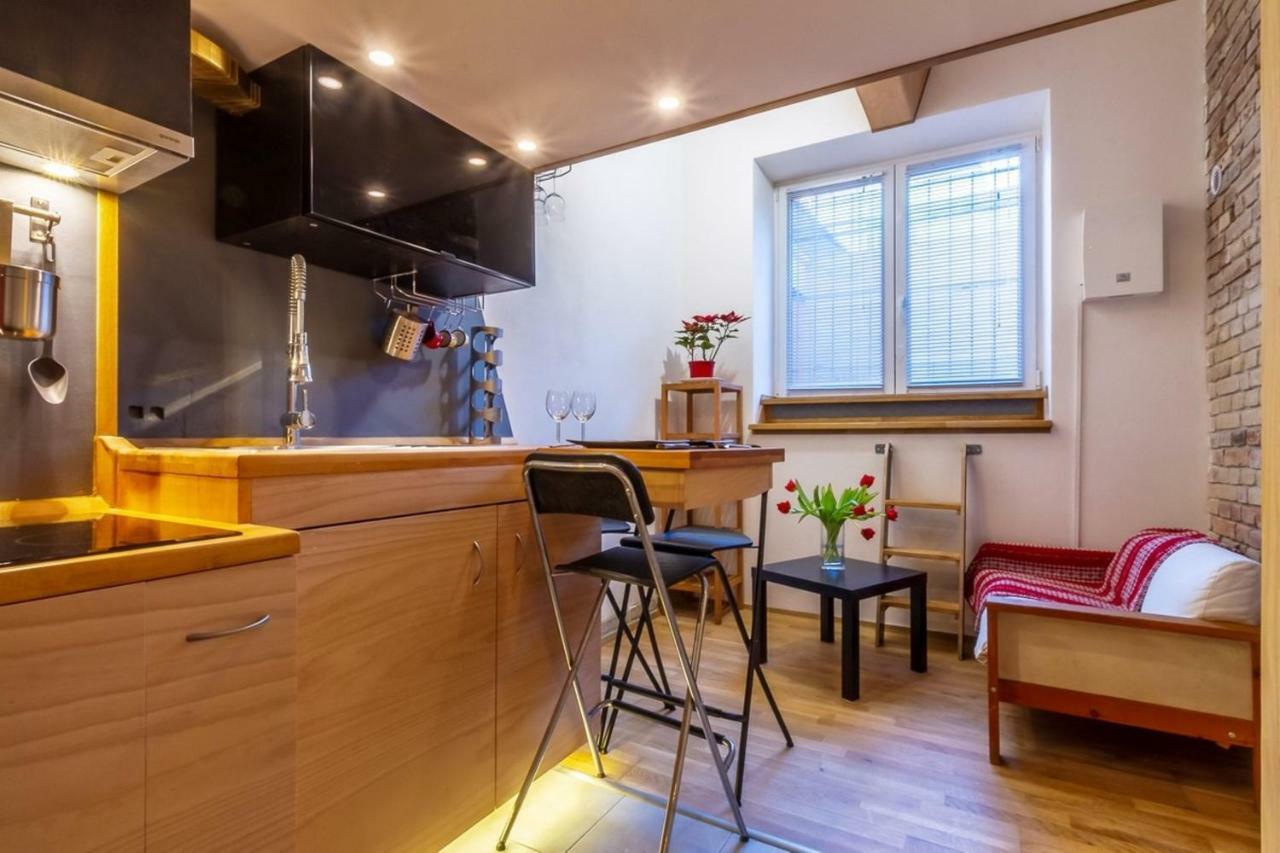 Cute Studio Apartment *
